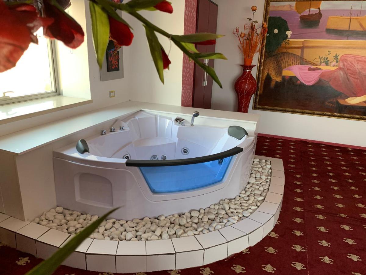 Hotel Rosa Blu 티라나 외부 사진