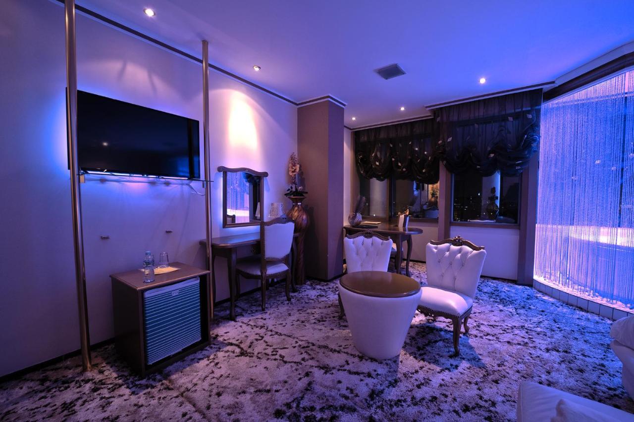 Hotel Rosa Blu 티라나 외부 사진